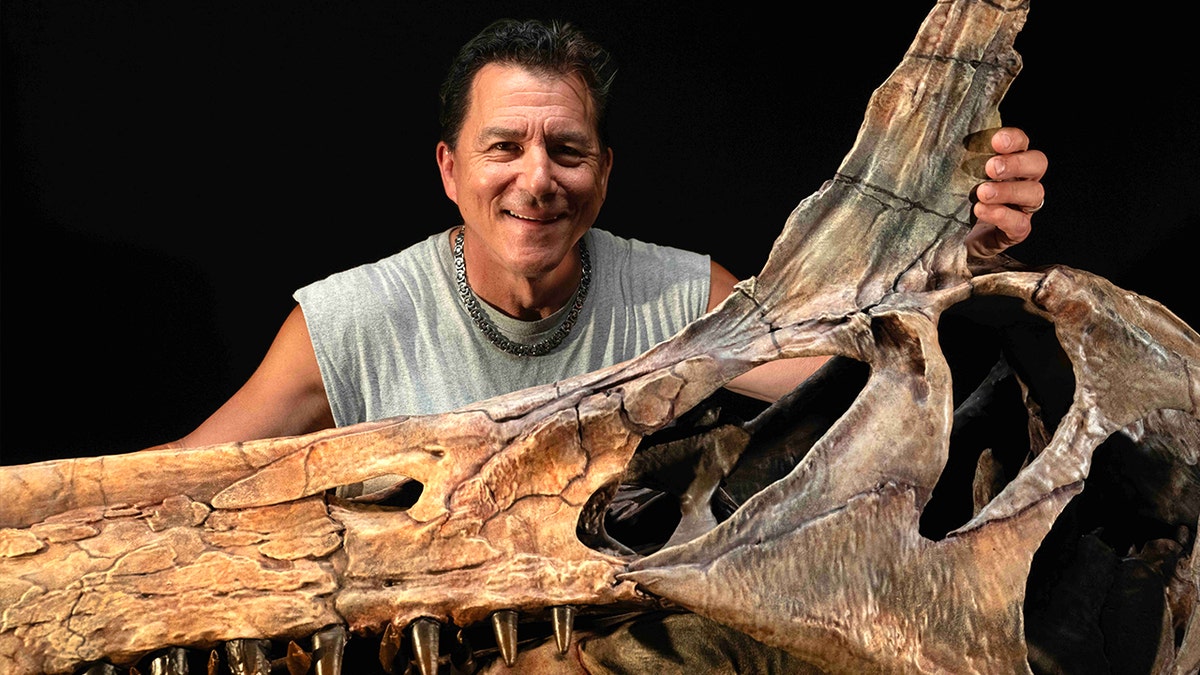 Paul Sereno with dinosaur