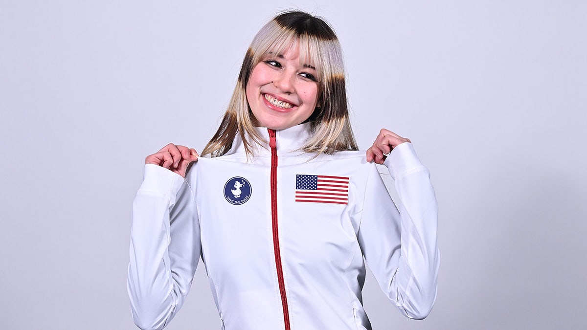 Alyssa Liu pozuje do zdjęcia