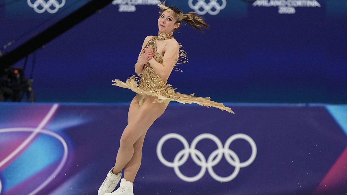 Alysa Liu spins