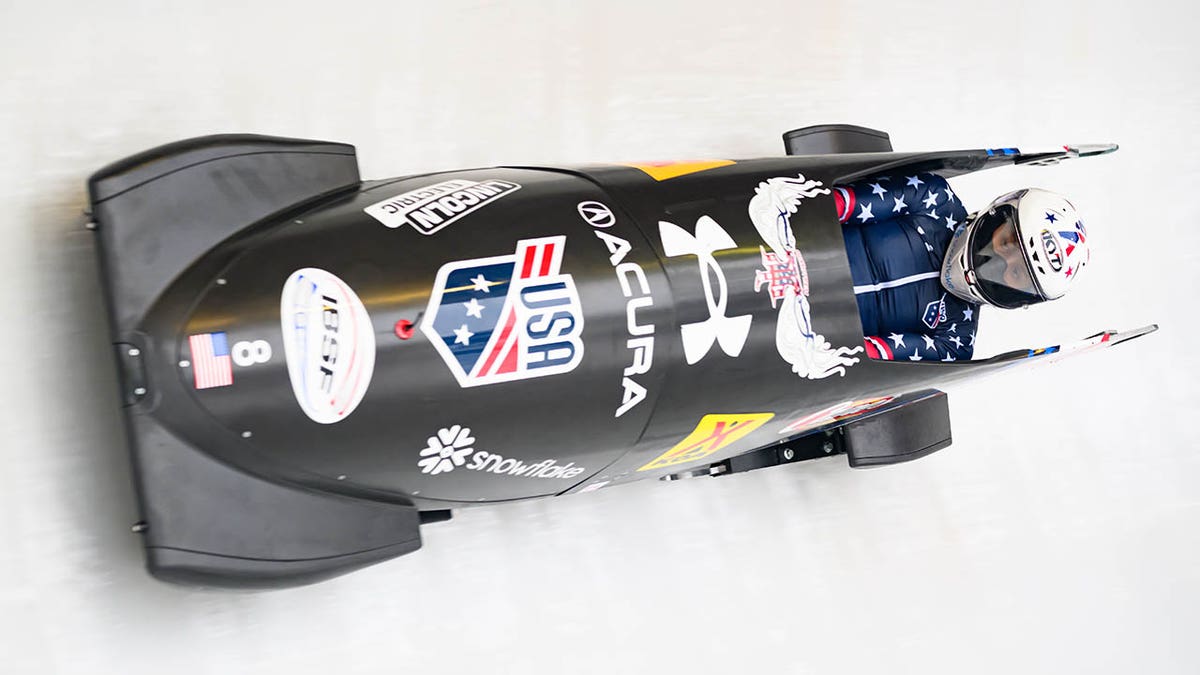 Elana Meyers Taylor competing