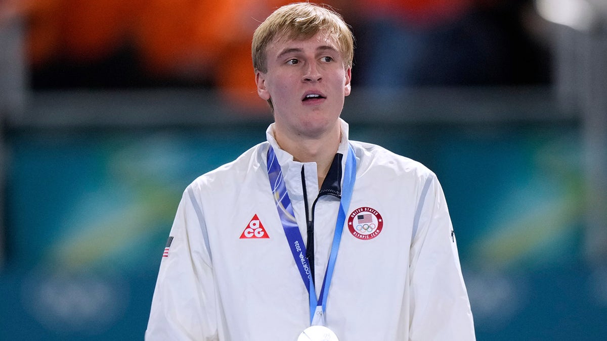 Jordan Stolz con la medalla de plata