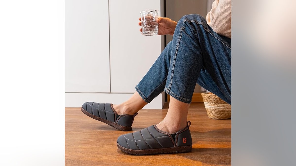 Wear these slippers to take the dog out.