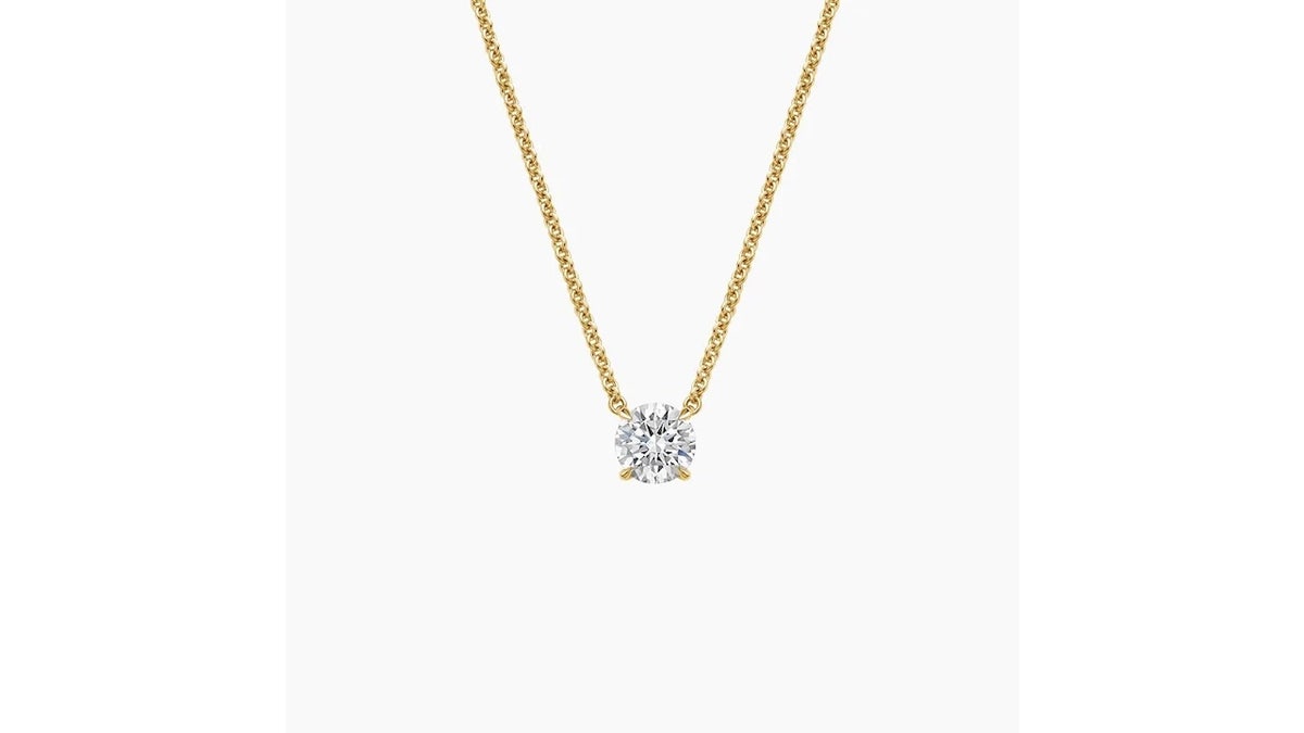 An elegant, understated way to wear a diamond.