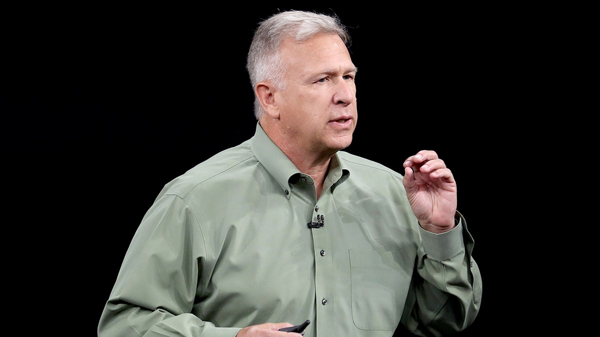 The alleged bias of Apple News: Tech giant's leadership filled with major Dem donors at george magazine