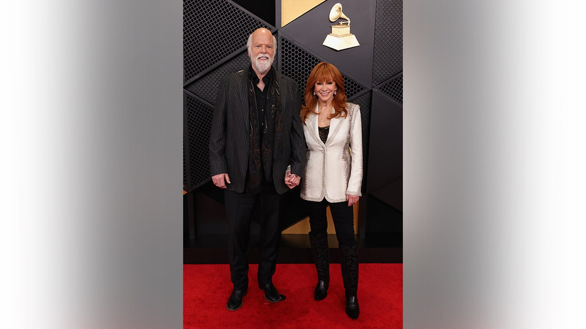 Reba y Rex Linn en los Grammy