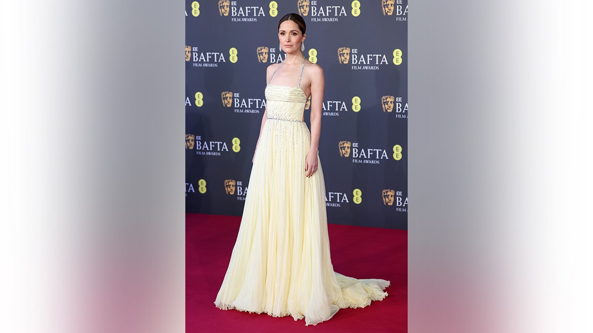 Rose Byrne nos BAFTAs