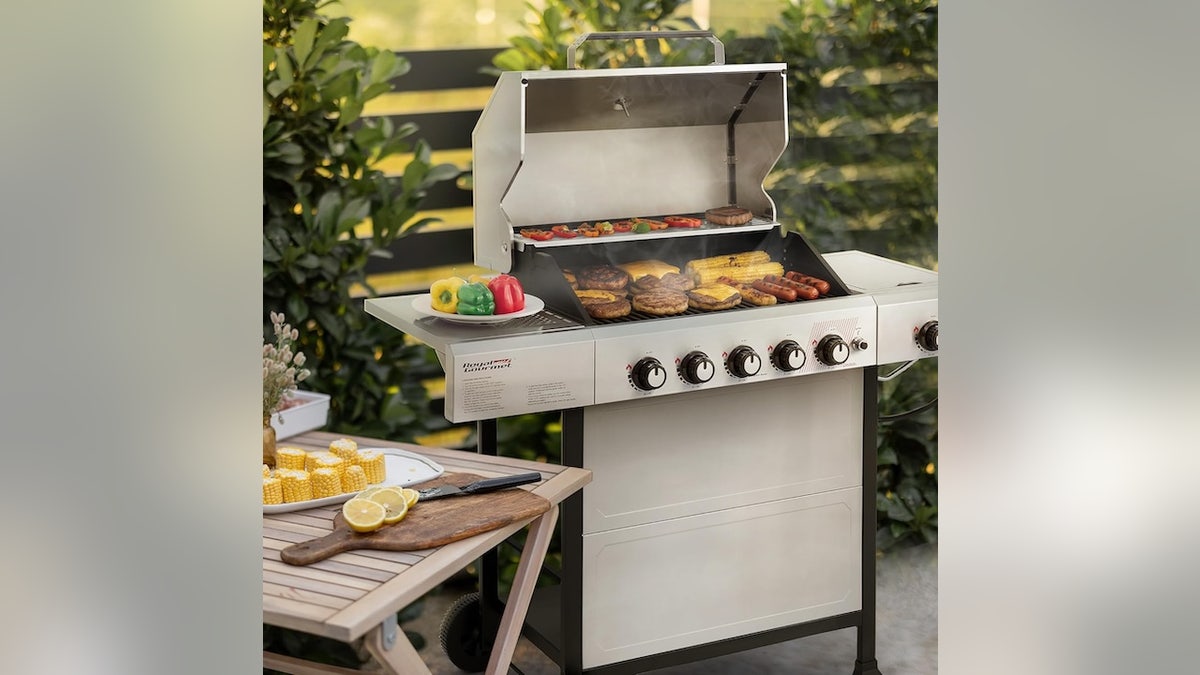 This grill has over 600 square inches of cooking space.