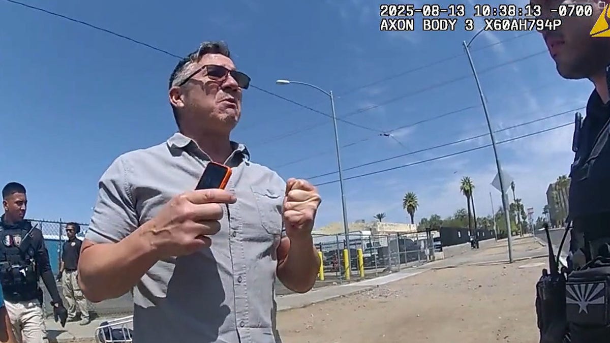 Seth Lachica visto nelle riprese della bodycam della polizia. 