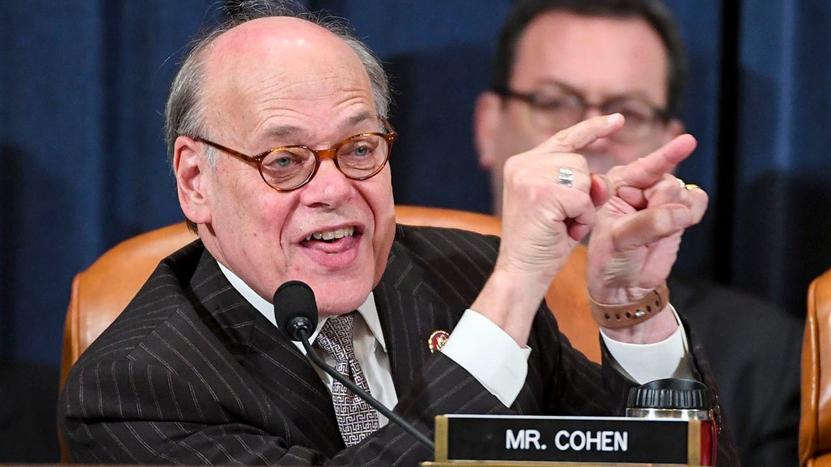 O representante Steve Cohen fala durante uma audiência no Congresso