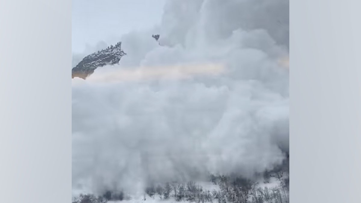 Swiss Alps avalanche caught on camera.