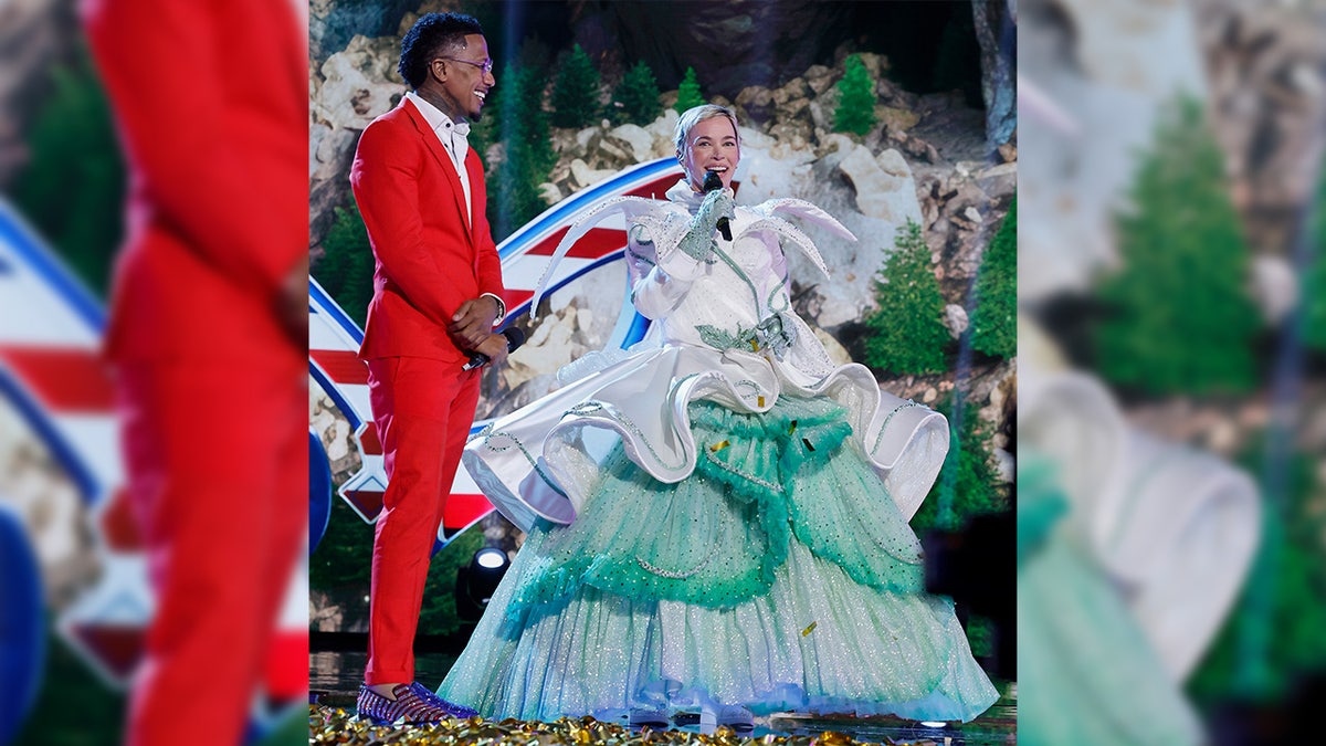 Teddi Mellencamp compete no The Masked Singer