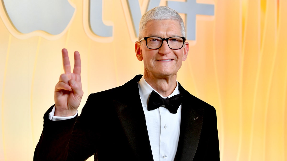 Tim Cook alla festa degli Emmy