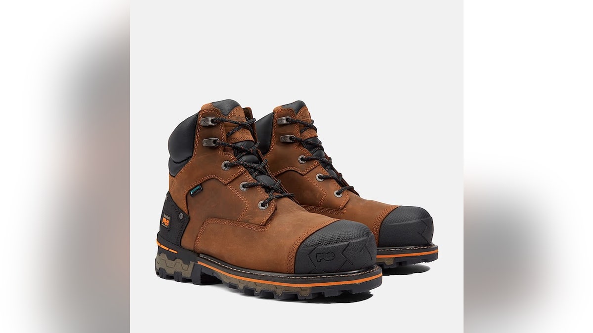 These boots come with rubber sole protectors and anti-fatigue tech.