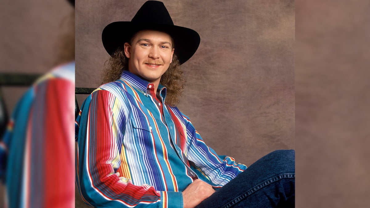 Country singer Tracy Lawrence poses for portrait