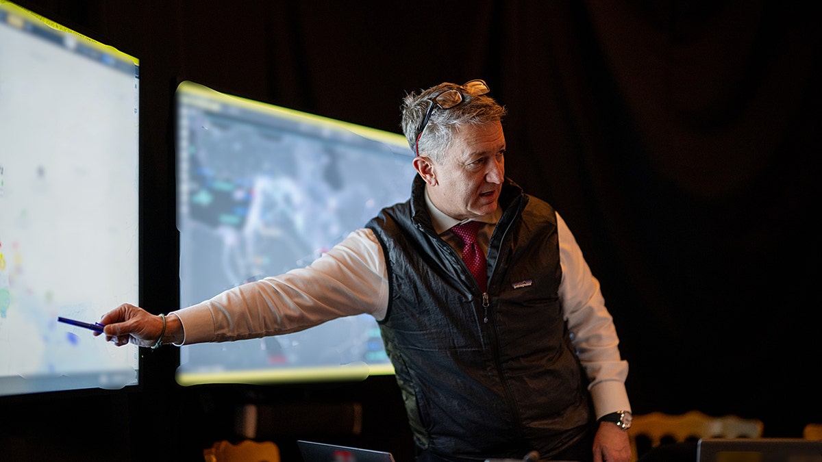 El presidente del Chiefs Conjunto Chiefs los Estados Unidos, Dan , supervisa las operaciones militares estadounidenses en Irán.