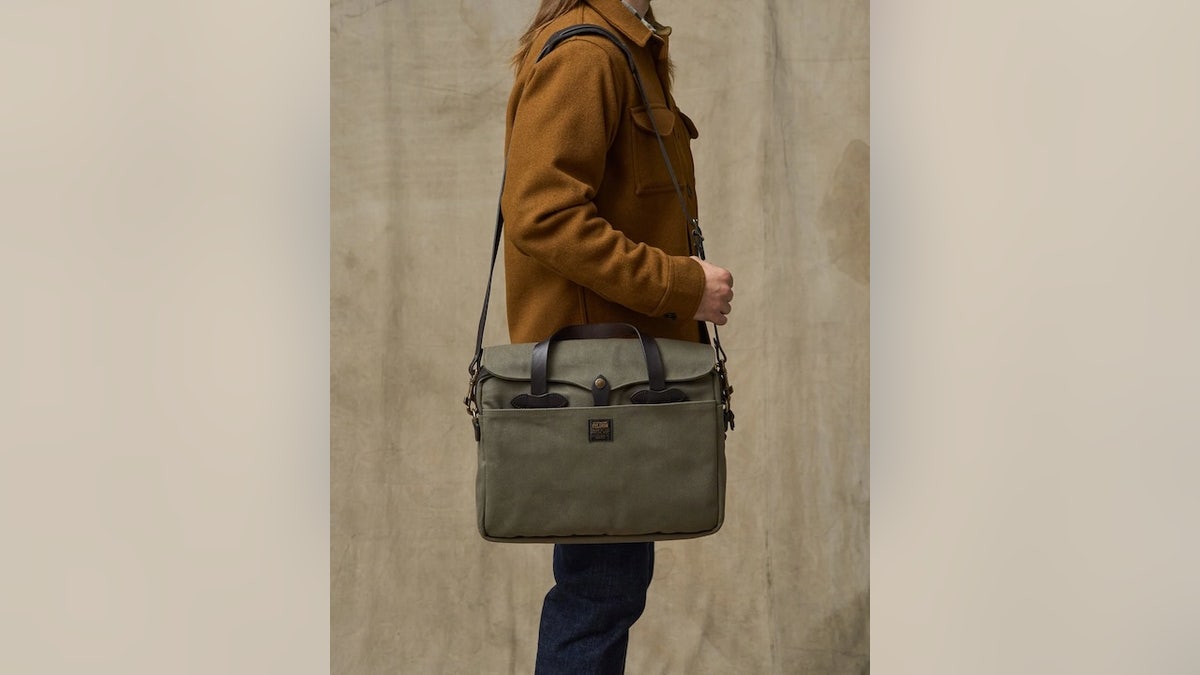 The detailing on this briefcase does all the talking.