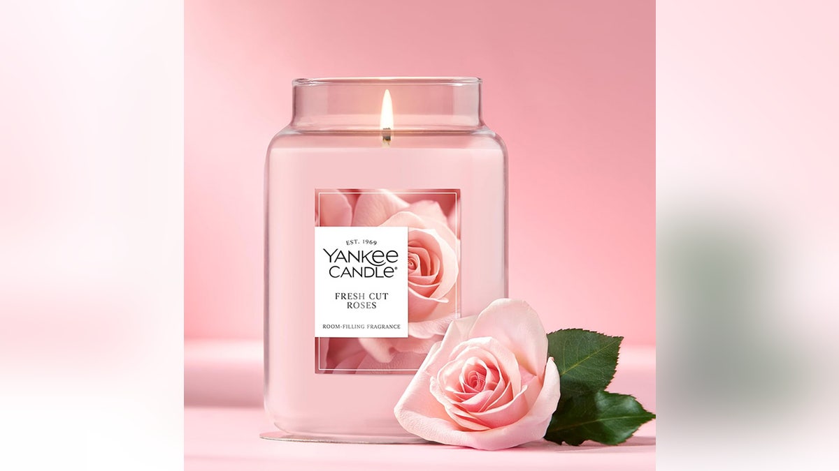 An easy Valentine’s candle that doesn’t cost a fortune.