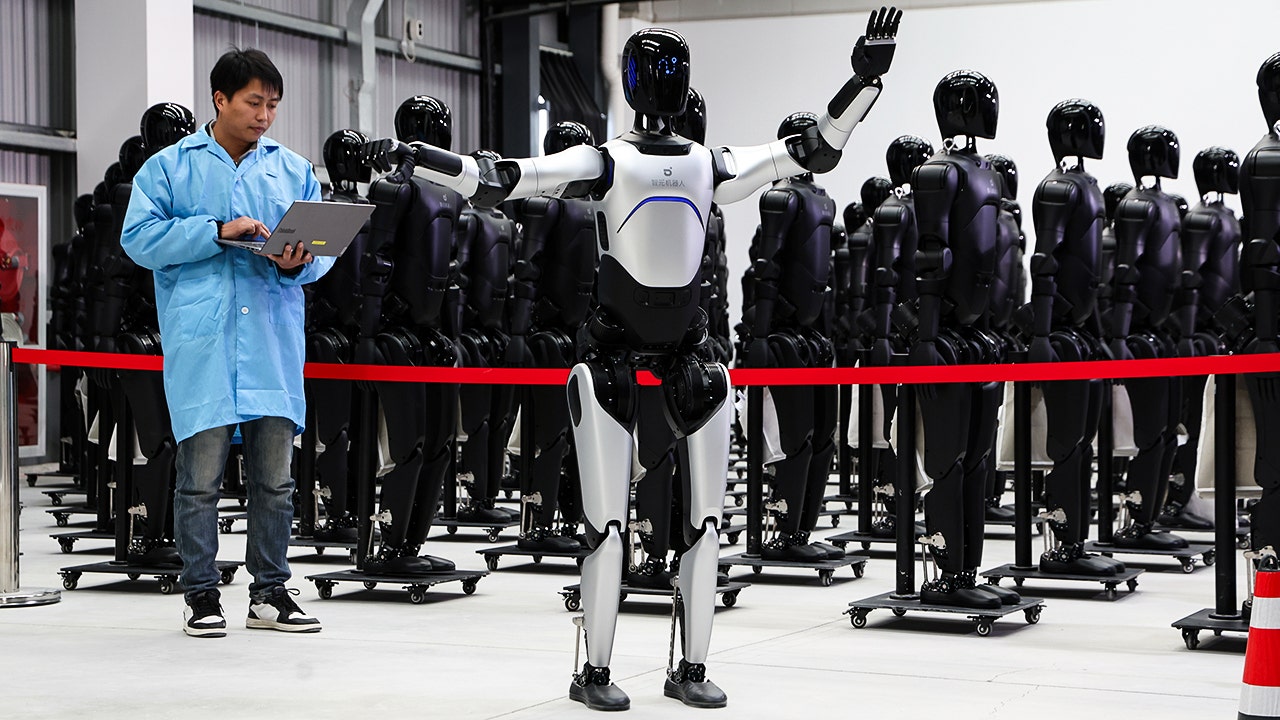 foxnews.com - Kurt Knutsson, CyberGuy Report - China's robotics giant puts 200 robots to the test