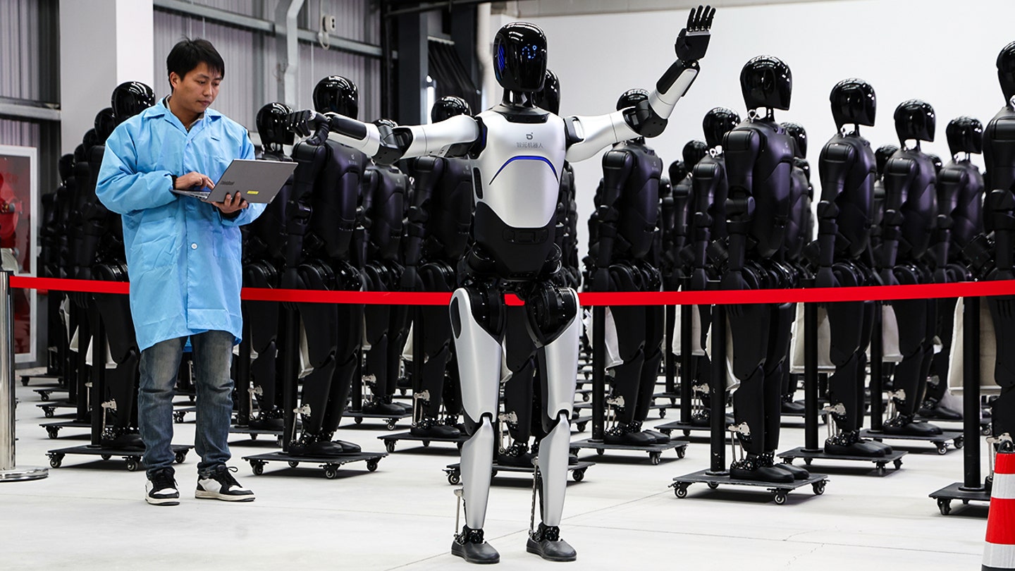 Robot humanoide llamado Gabi ordenado como monje budista, promete devoción al santo Buda