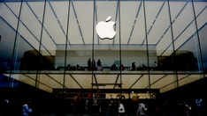 Trump FTC sends letter to Apple about alleged political bias in its news app