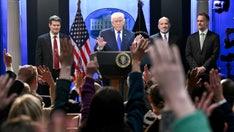 Trump niechętnie chwali liberalne trio, które pomogło obniżyć jego cła