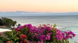 Visitors at Mexico's luxury resorts remain stranded as they seek flights out of chaos-ridden country