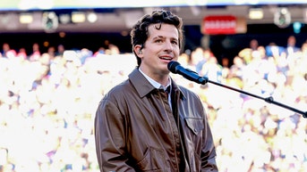 Viewers defend Charlie Puth's national anthem delivery at Seahawks-Patriots matchup - Fox News