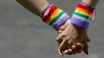 Married women paying hundreds for coaching on how to come out as lesbians - Fox News