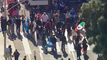Federal agent hospitalized after being assaulted at immigration protest, police say - Fox News