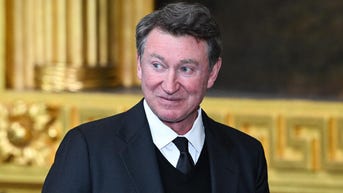 Ex-NHL star stands up for Gretzky against backlash over Trump relationship - Fox News