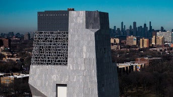 Chicago residents call Obama's presidential library a 'monstrosity' that displaced them - Fox News