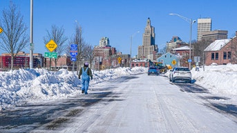 University mourns football player who died of carbon monoxide poisoning - Fox News