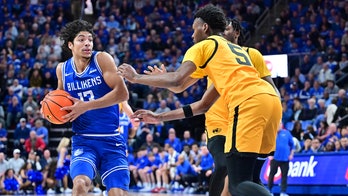 Shove in final seconds sparks bench-clearing brawl in Saint Louis-VCU college basketball clash