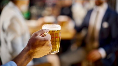 Cracker Barrel employees told to pay for their own alcohol on the road