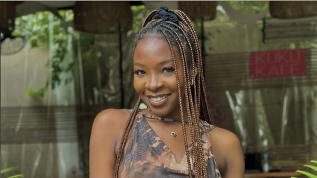 Una exconcursante de «The Voice» muere a los 26 años tras ser mordida por una serpiente mientras dormía.