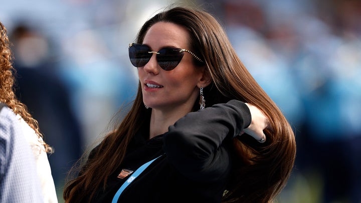 Relationship expert Jackie Dorman talks Bill Belichick, Jordon Hudson romance