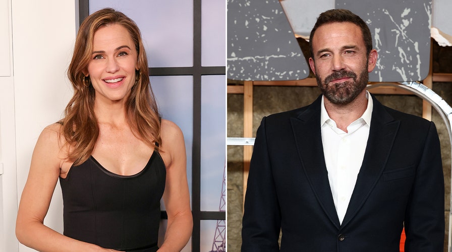Jennifer Garner sees Ben Affleck ‘as a family member,’ expert says