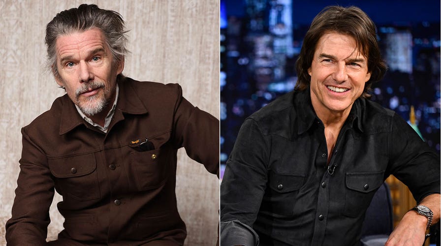 Ethan Hawke y el reparto de la película biográfica «Blue Moon», de Richard Linklater.