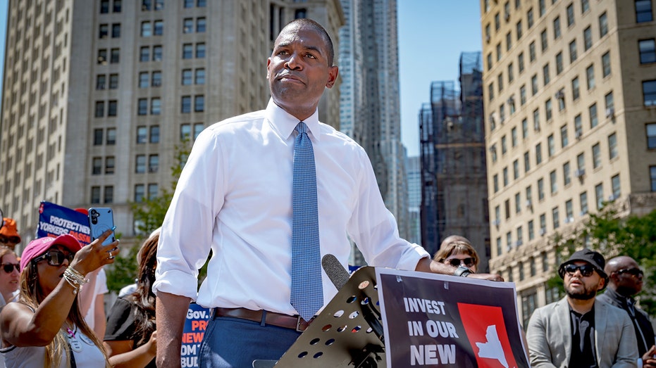 Hochul primary challenger Antonio Delgado ends campaign for New York governor