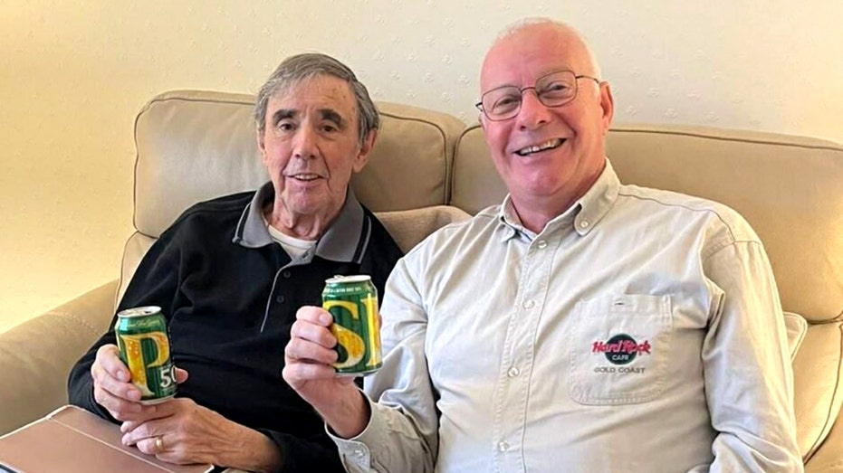 Man travels 14,000 miles to share a final beer with dying longtime friend Internet InfoMedia bob walker and peter gould final beer
