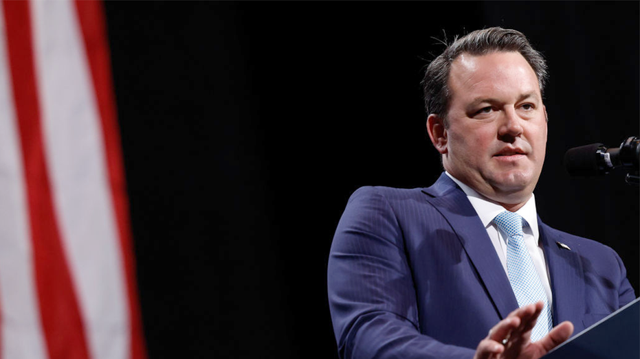 Burt Jones campaign rolls out 'Girl Dads for Burt’ coalition aiming to preserve fairness in girls’ sports