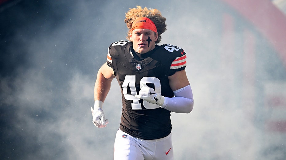 Cleveland Browns players publicly baptized at Cleveland for Christ event in powerful display of faith