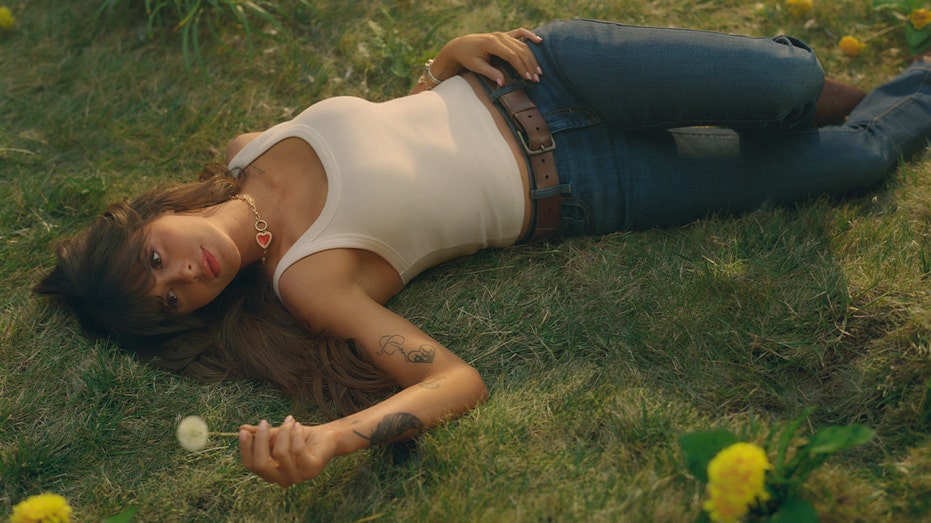 Ella Langley's brand deal with American Eagle shows Bud Light how it could've been in 2023, fan fight & MEAT