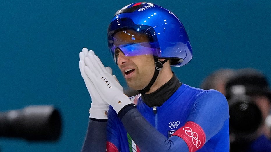 Italian speedskater hits Team USA with Steph Curry taunt after gold medal win
