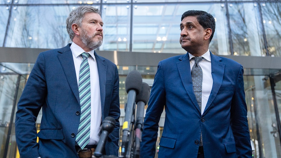 Khanna and Massie threaten to force a vote on Iran as prospect of US attack looms