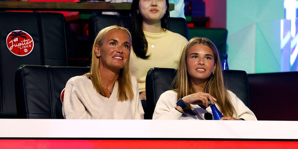Vanessa và Kai Trump theo dõi sự trở lại sân golf của Tiger Woods tại vòng chung kết TGL.