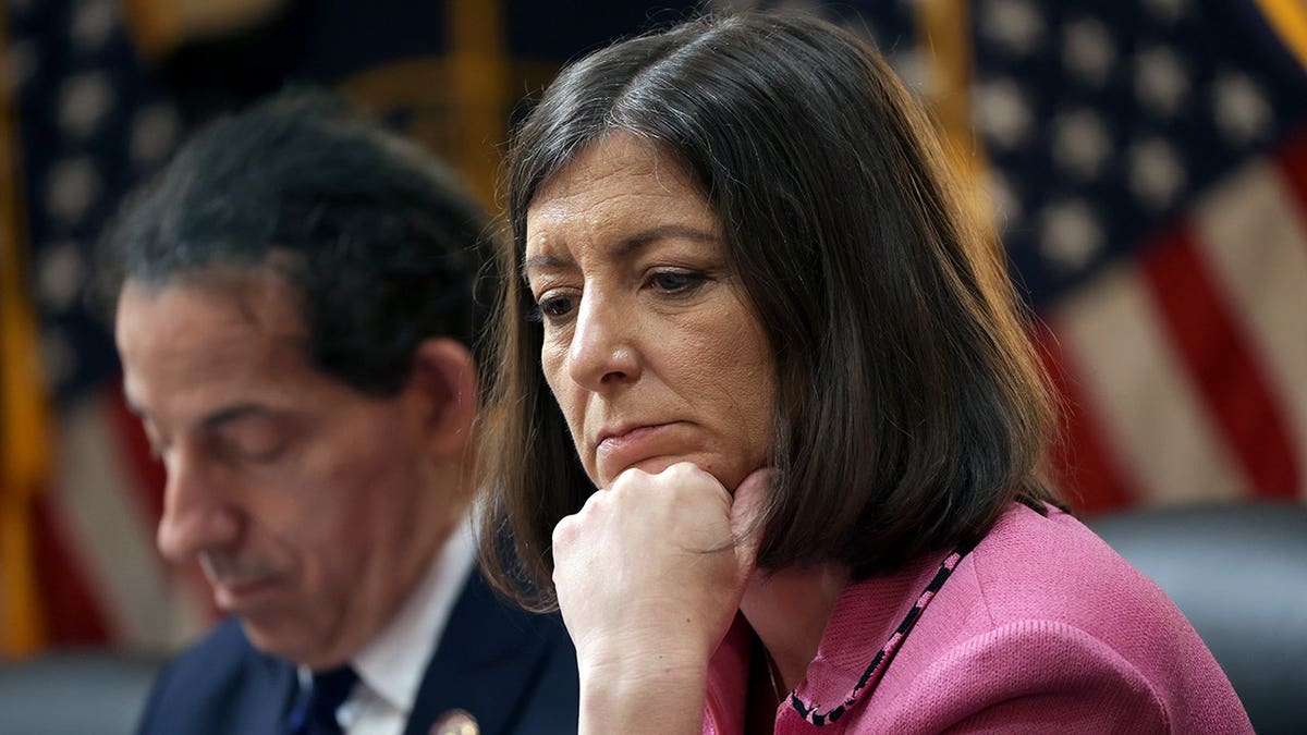 Spanberger denies ‘deal’ with swing-district Democrat as gerrymandering claims abound statewide