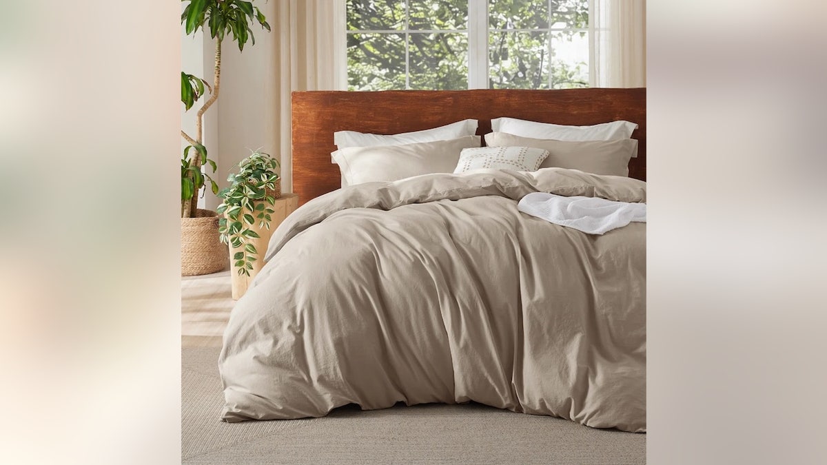 The linen-like texture of this duvet cover is soft and cooling. 
