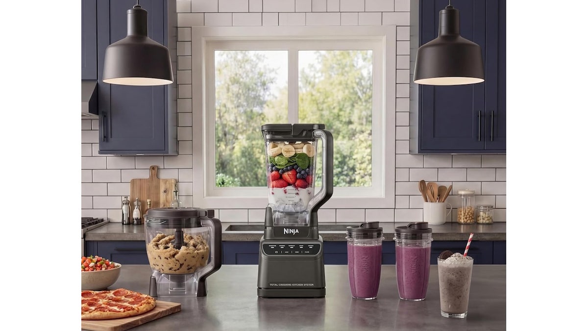 Use this versatile system as a blender or food processor.