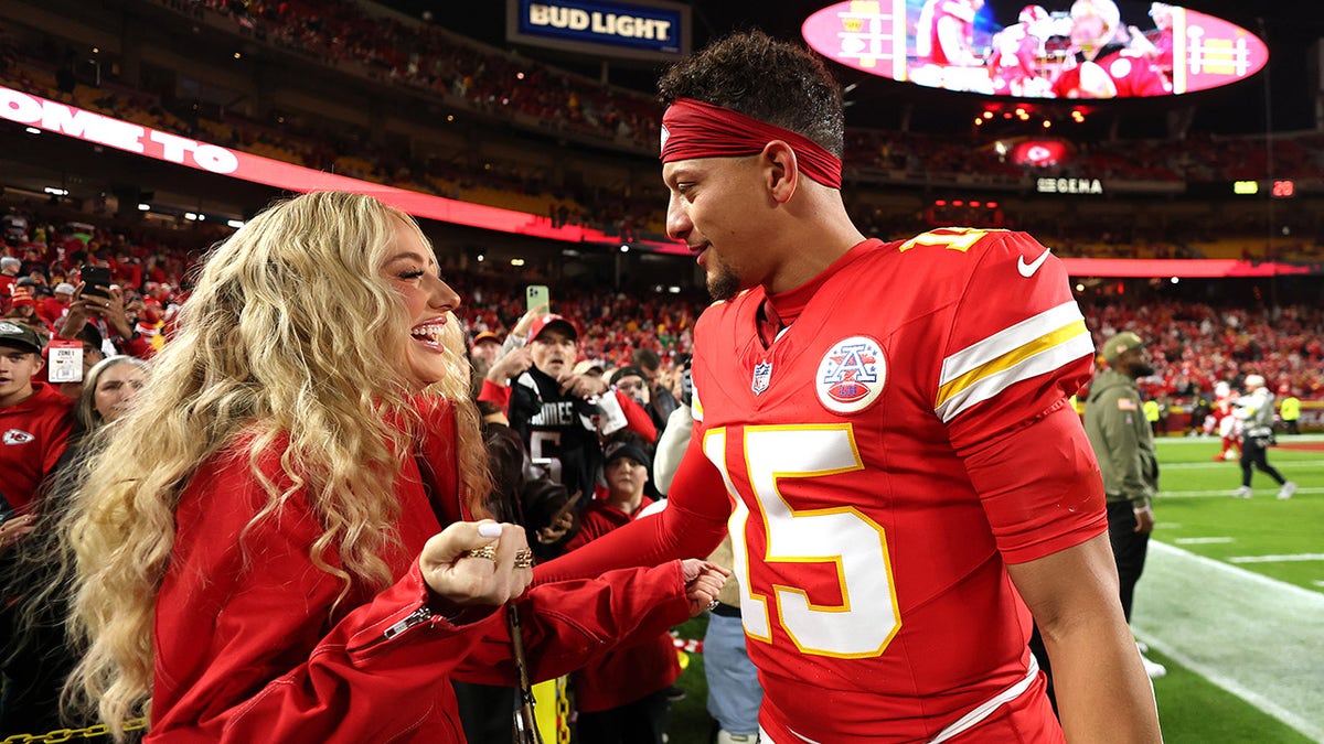 Brittany Mahomes and Patrick Mahomes